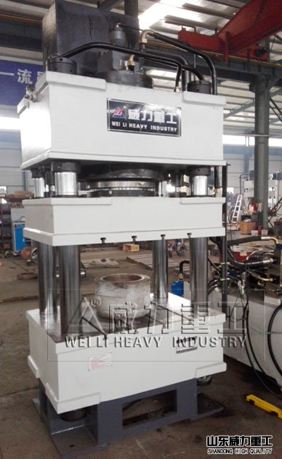 315噸四柱油壓機生產(chǎn)車間實景拍攝